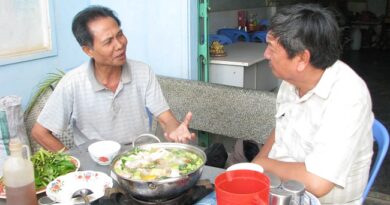 LƯƠNG MINH GẶP LẠI TÔ HỒNG LUÂN LƯƠNG MINH GẶP LẠI TÔ HỒNG LUÂN