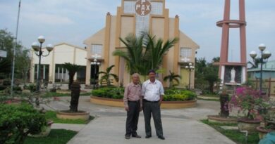 LINH MỤC HOÀNG KIM ĐẠI- SỐNG PHỤNG SỰ XÃ HỘI LINH MỤC HOÀNG KIM ĐẠI- SỐNG PHỤNG SỰ XÃ HỘI