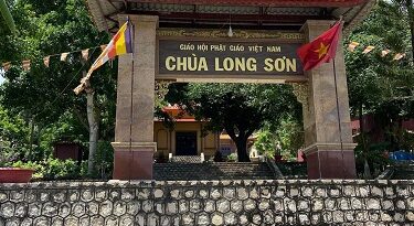 THEO THẦY CHẺ ĐÁ THEO THẦY CHẺ ĐÁ